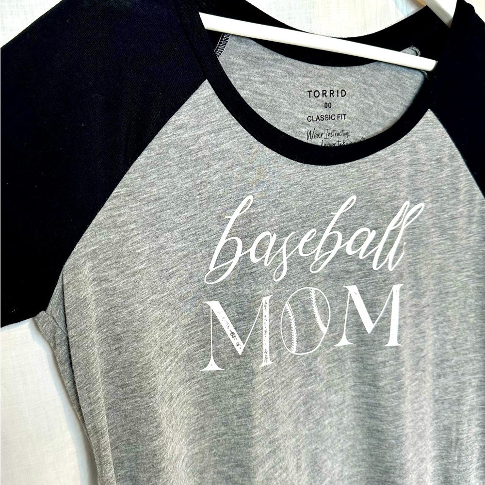 ***SOLD*** BASEBALL MOM T-Shirt - TORRID 00